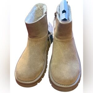 women’s size 7 memory foam Tan Boots